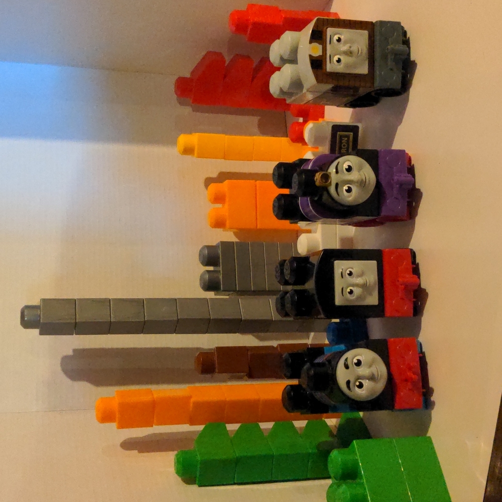 4 Mega Blok Thomas & Friends Trains & Extra 50+ Bloks